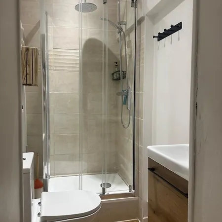 Centre Historique, Climatise, Entierement Neuf Apartment