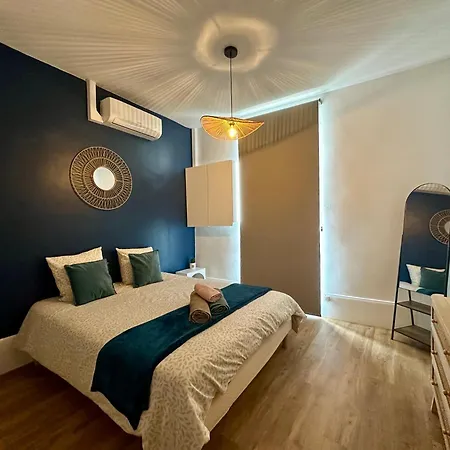 Apartment Centre Historique, Climatise, Entierement Neuf *