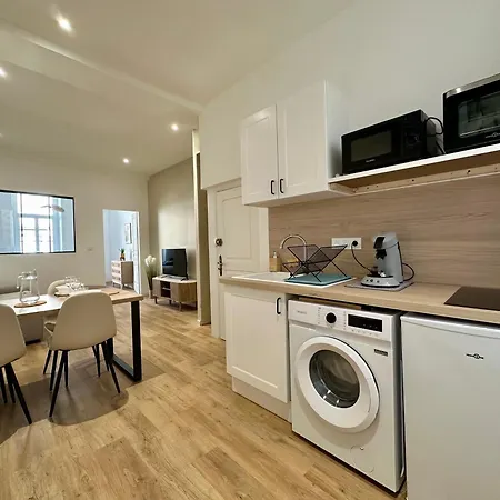 Apartment Centre Historique, Climatise, Entierement Neuf *