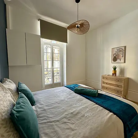 Apartment Centre Historique, Climatise, Entierement Neuf *