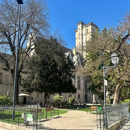 Centre Historique, Climatise, Entierement Neuf