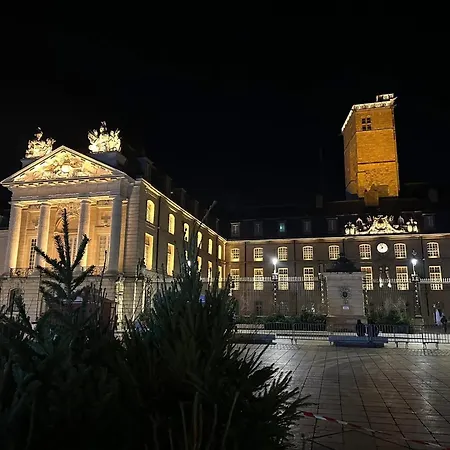 Centre Historique, Climatise, Entierement Neuf *